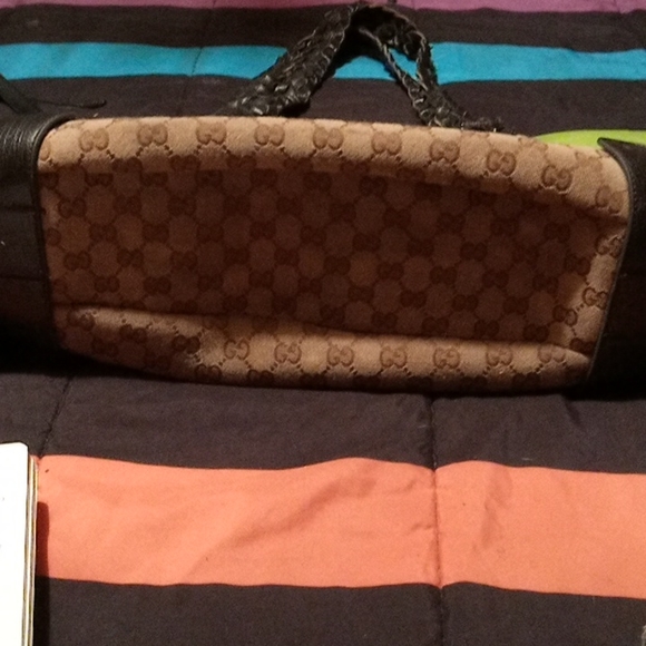 Large Authentic Used Gucci Pelham bag - Picture 3 of 5